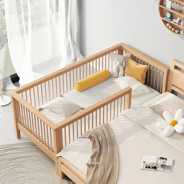 New Arrival Daycare Baby Cot Bed Solid Wooden Bedside Baby Crib